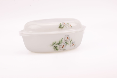 Plat au four Arcopal Marguerite en verre opaline 