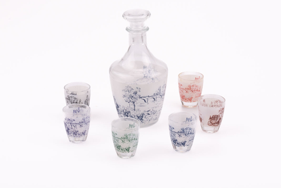Service à liqueur en cristal d'Arques avec 6 verres et une carafe.
