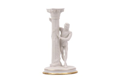 Chandelier en porcelaine vintage et blanche modèle Roméo 