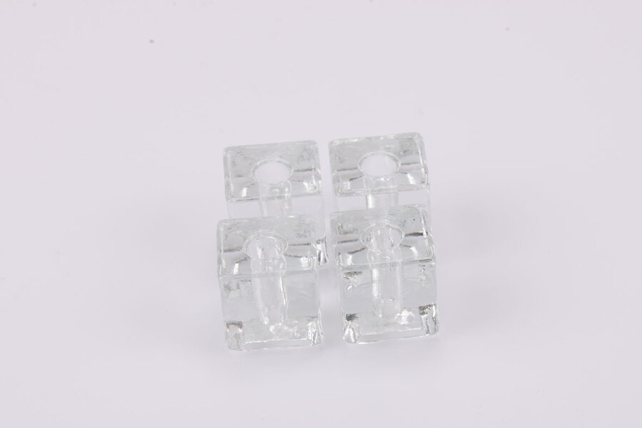 4 petits chandeliers en verre