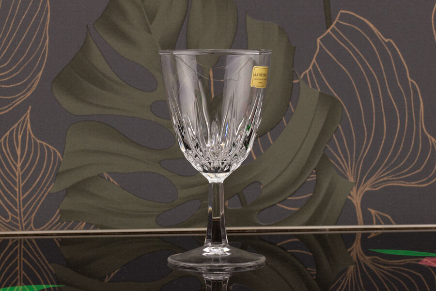 Verre à vin blanc vintage en verre de chez Luminarc