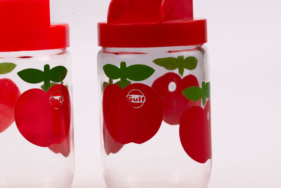 Bocal vintage en verre de 0,65 avec un motif de pomme rouge de chez VMC Gulf