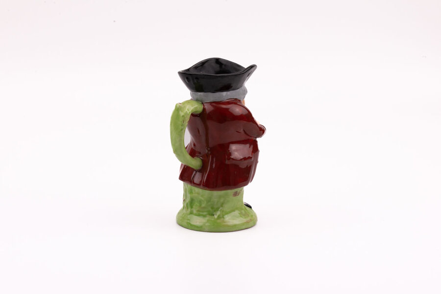 Pichet vintage en forme d'homme en porcelaine de chez Sitzendorf