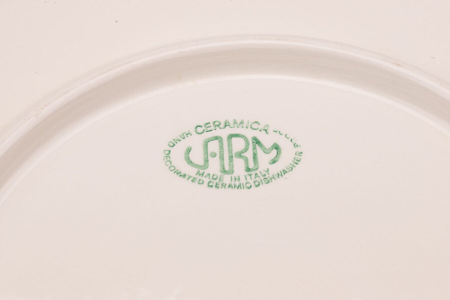 Grand plat avec paon en parfait état de la manufacture italienne Carm Ceramica