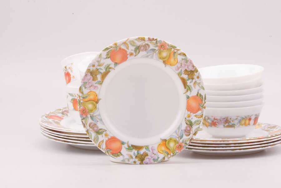 Ensemble tasses, bols et assiettes Arcopal Fruits 