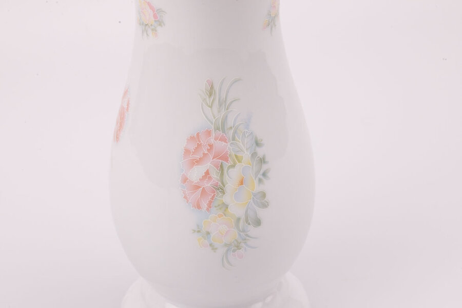 Vase motif floral en porcelaine Gerold d'une hauteur de 24,5 cm