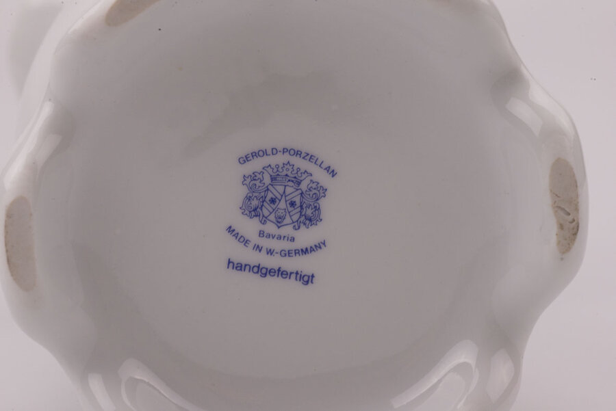 Vase motif floral en porcelaine Gerold d'une hauteur de 24,5 cm