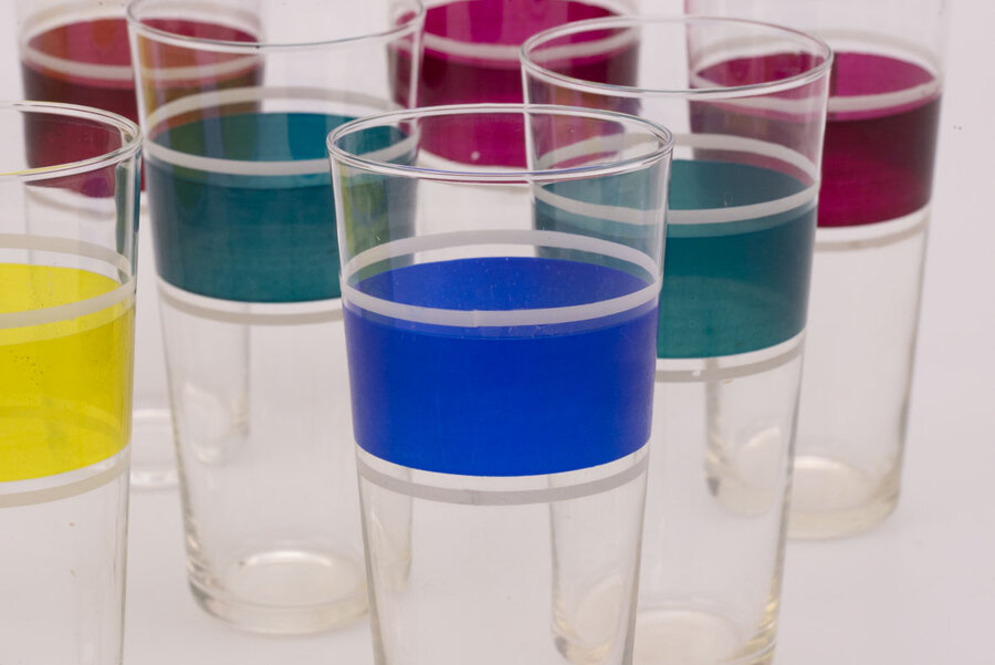 9 verres colorés vintage