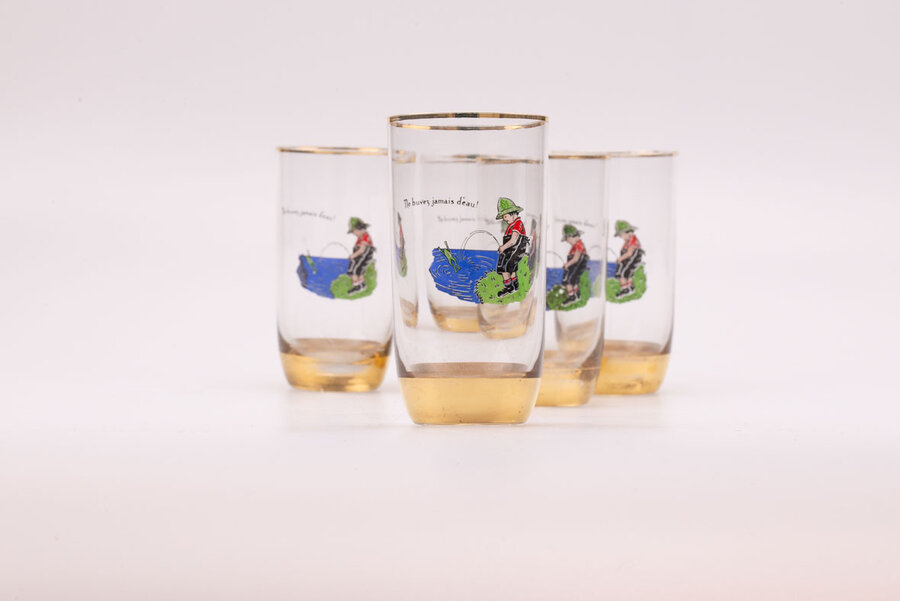 5 verres à eau vintage humoristiques avec la phrase "Ne buvez jamais d'eau!"
