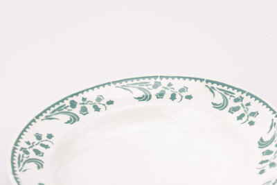 5 assiettes creuses L'Amandinoise avec motif floral brins de muguet