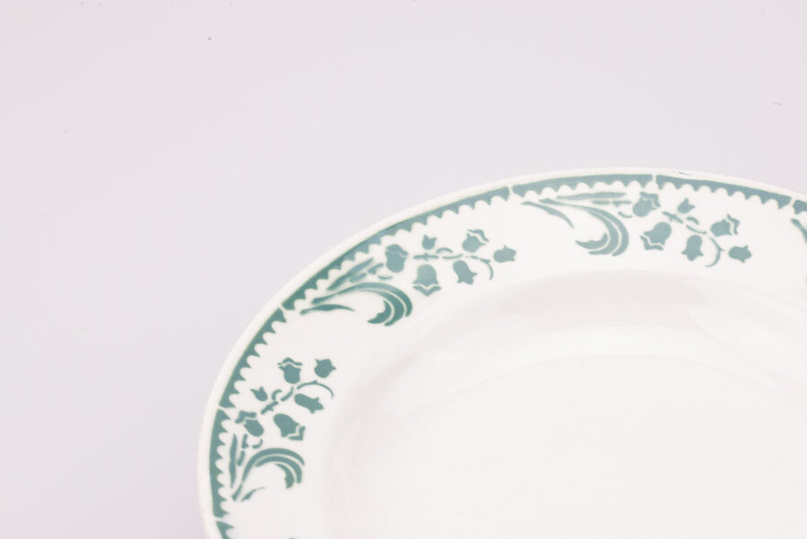 5 assiettes creuses L'Amandinoise avec motif floral brins de muguet