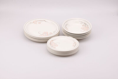 Service assiettes Churchill 6 plates 6 creuses 6 dessert