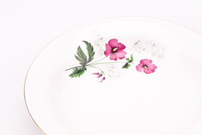 4 assiettes creuses vintage Kronester avec liseret doré et motif floral
