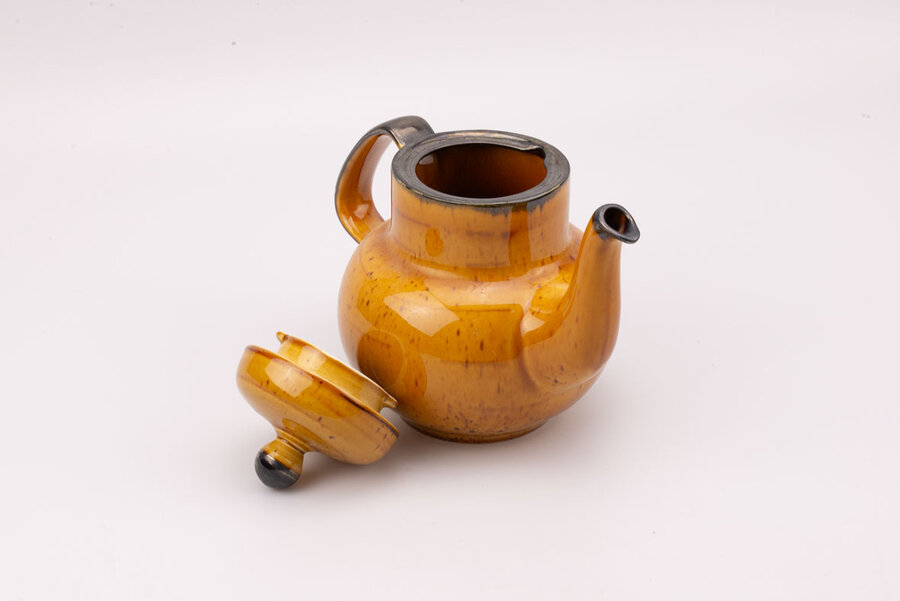 cafetière de la renommée manufacture louviéroise Boch, le modèle Palma. 