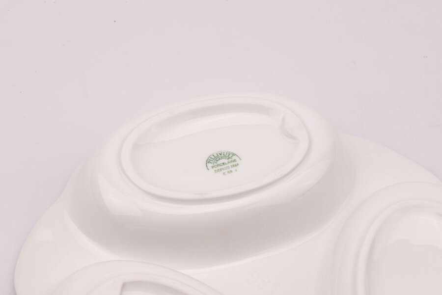 Plateau apéritif vintage Pillivuyt Plateau apéritif vintage en porcelaine à 3 compartiments de chez Pillivuyt