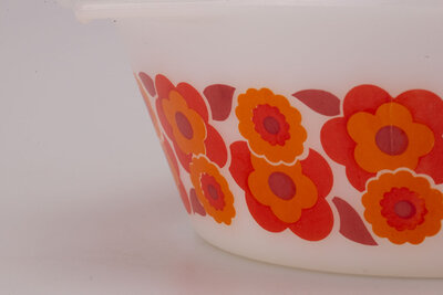 Plat avec couvercle Lotus Arcopal blanc et fleurs oranges