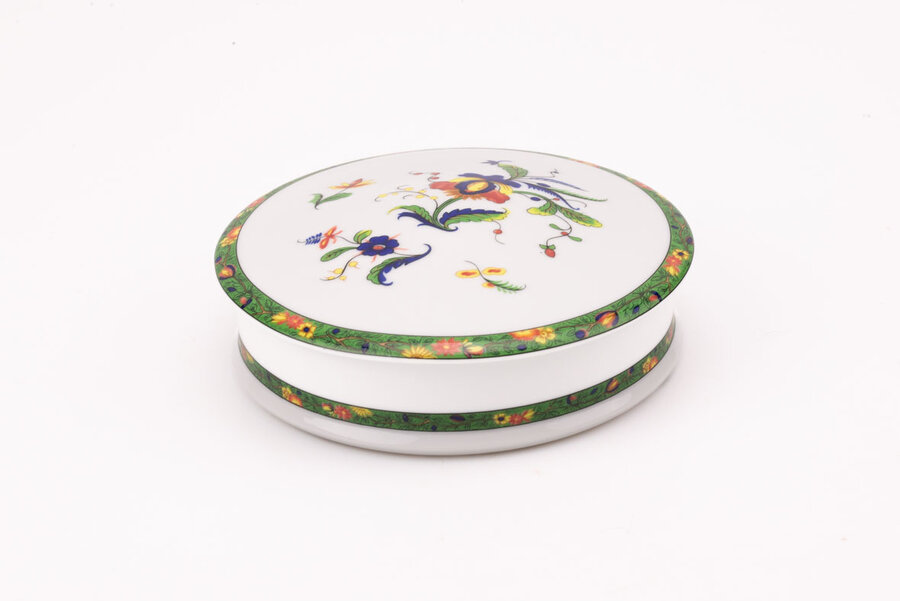 Bonbonnière en porcelaine de Limoges A.Raynaud