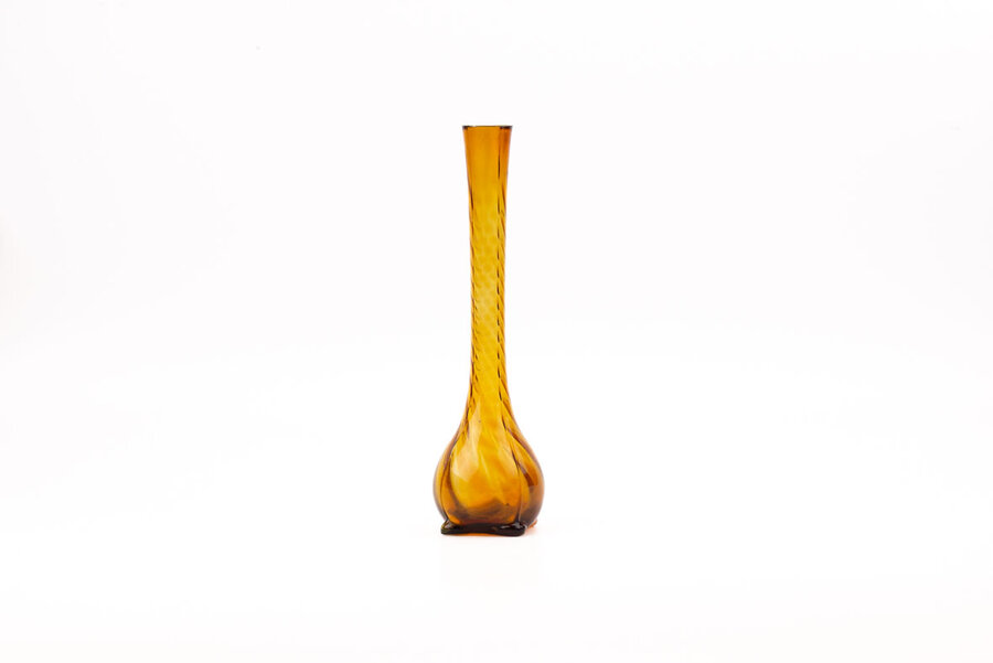 Vase en verre ambré vintage