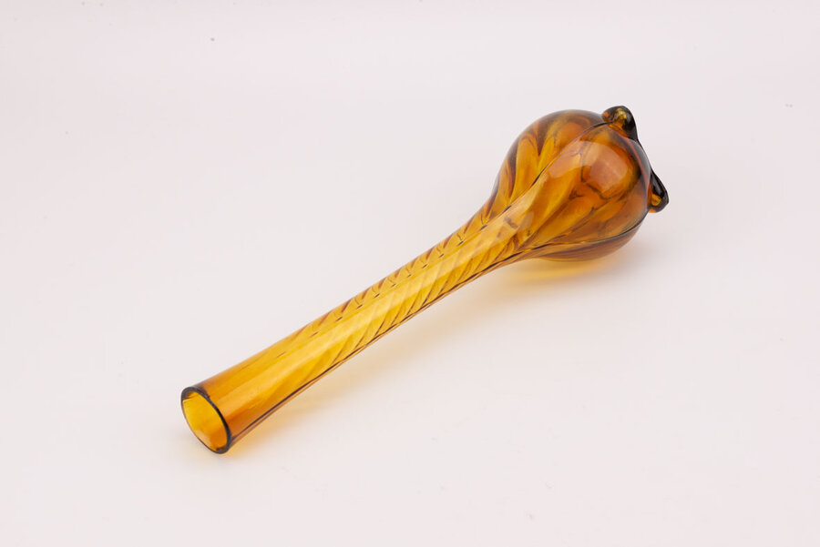 Vase en verre ambré vintage