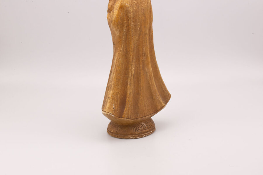 Statue signée au dos Merlini en plâtre Femme et enfant