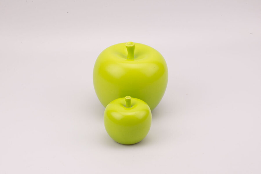 Lot de 2 pommes décoratives  Lot de 2 pommes décoratives vintage en porcelaine de couleur verte