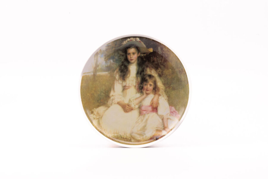 Assiette décorative Victorian portrait of Joyce and Monica show