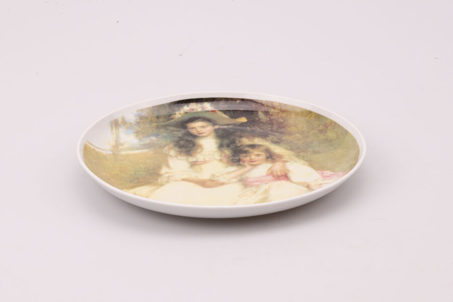 Assiette décorative Victorian portrait of Joyce and Monica show