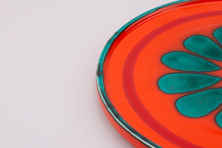 Plat vintage en faïence orange et vert vif Années 70