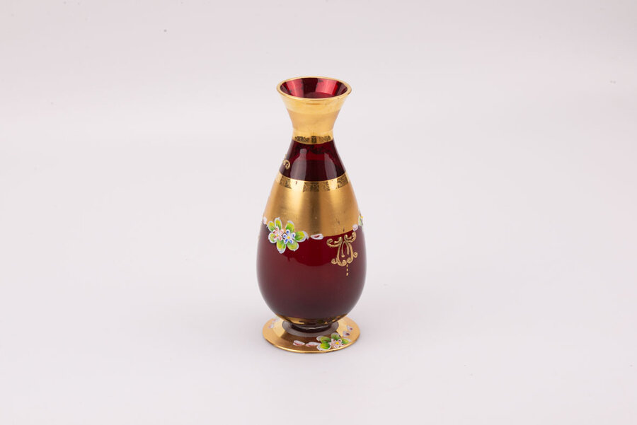 Vase Murano en verre rouge et doré avec motif fleuri
