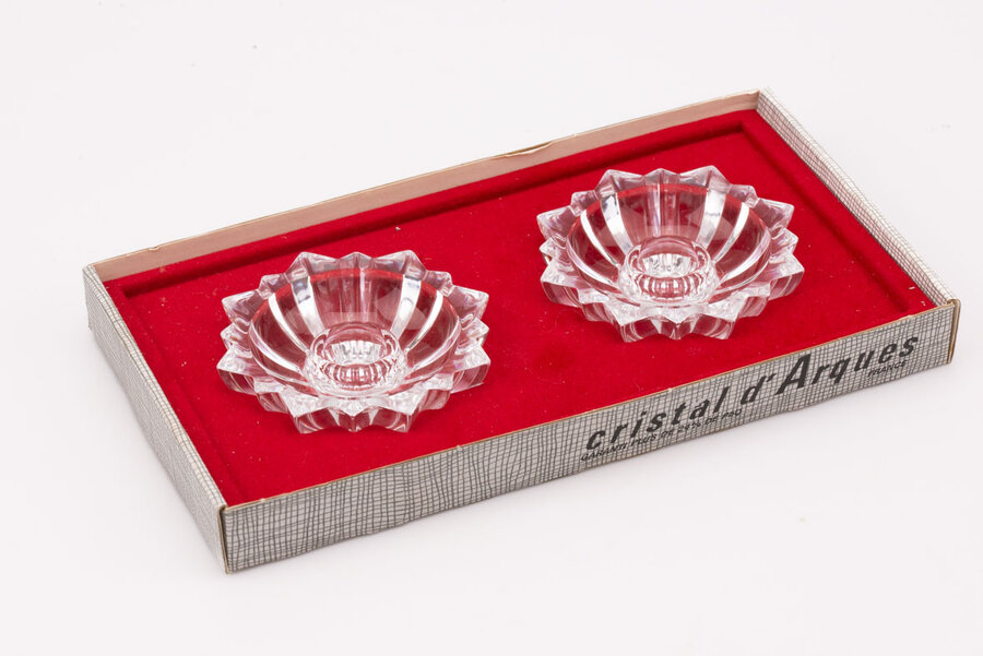 Paire de bougeoirs en étoile en cristal d'Arques dans leur boîte d'origine