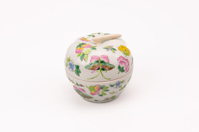 Pot avec couvercle en forme de pomme en porcelaine asiatique