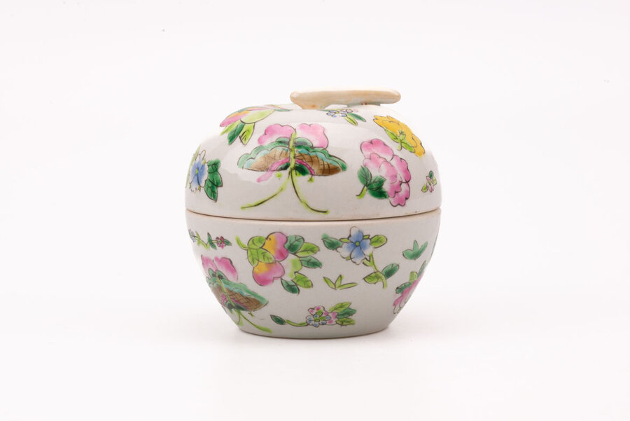 Pot avec couvercle en forme de pomme en porcelaine asiatique