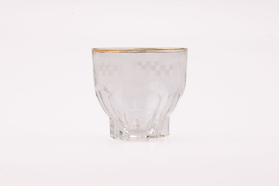 8 verres à eau anciens motif damier 