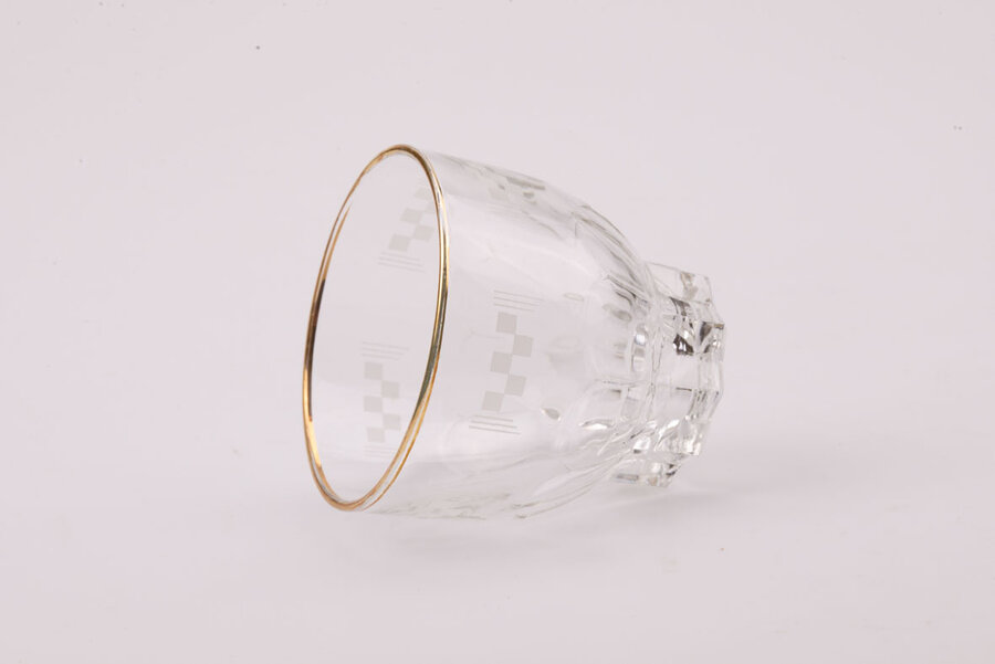 8 verres à eau anciens motif damier 
