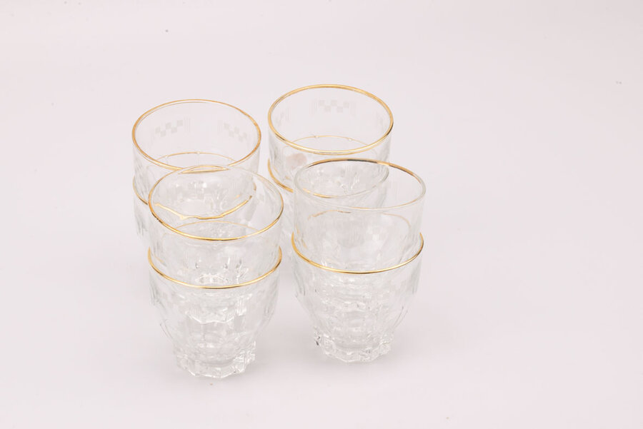8 verres à eau anciens motif damier 