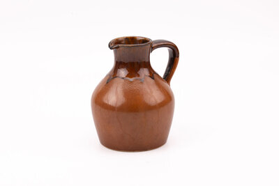 Pichet carafe en grès signé Jeanne
