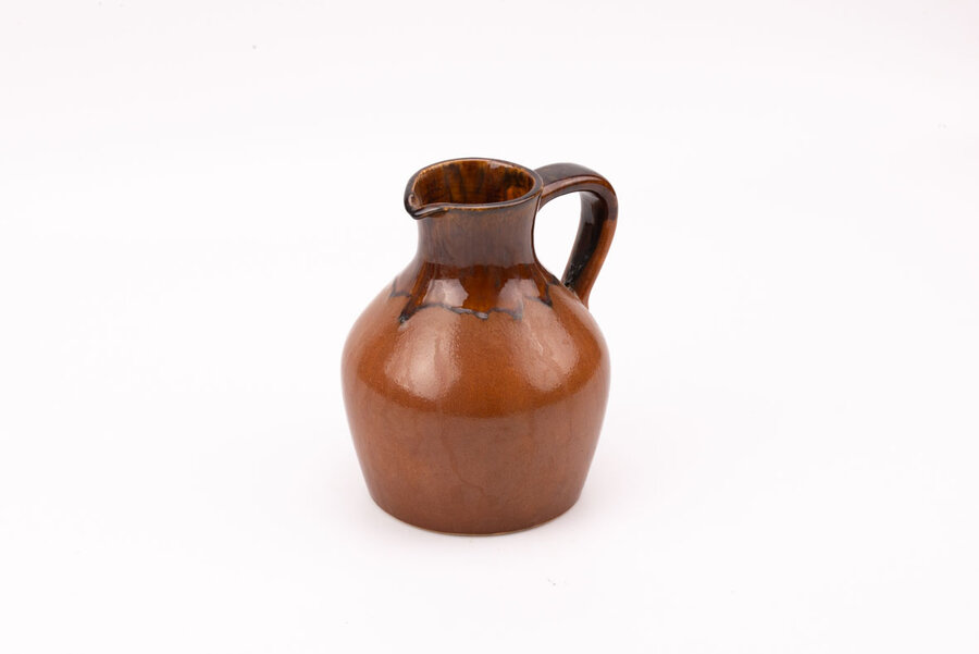 Pichet carafe en grès signé Jeanne
