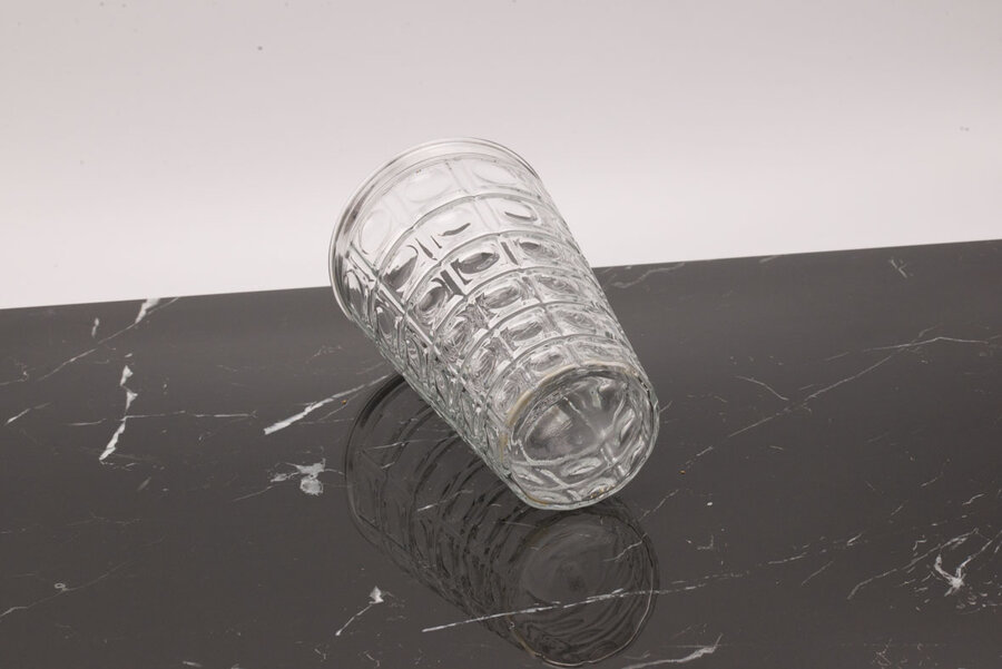 Vase vintage en verre moulé