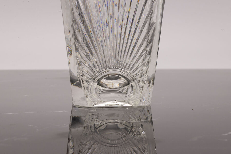 Vase vintage en cristal style Art déco Vase vintage en cristal ciselé et transparent en style Art déco