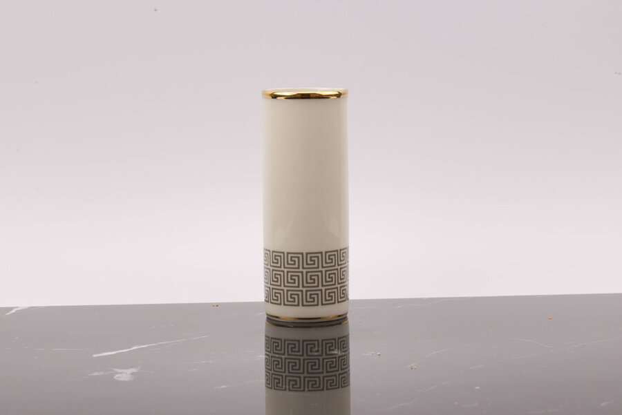Petit vase en porcelaine Royal KM 