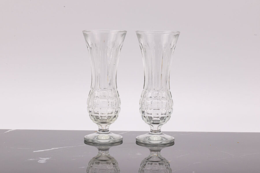 2 vases soliflores en verre pressé