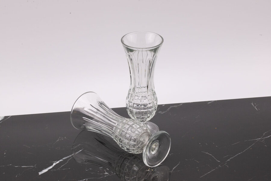 2 vases soliflores en verre pressé