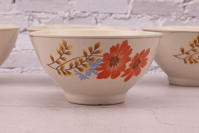 Lot de 4 bols  vintage au décor fleuri
