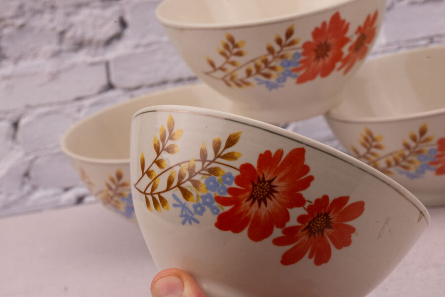 Lot de 4 bols  vintage au décor fleuri
