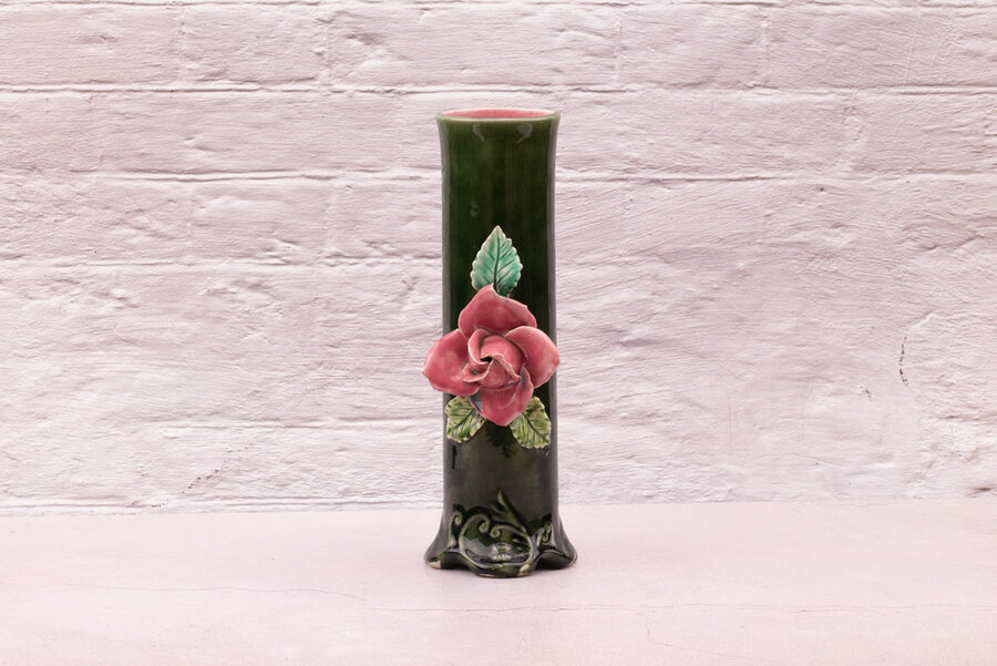 Elégant vase porcelaine verte à rose
