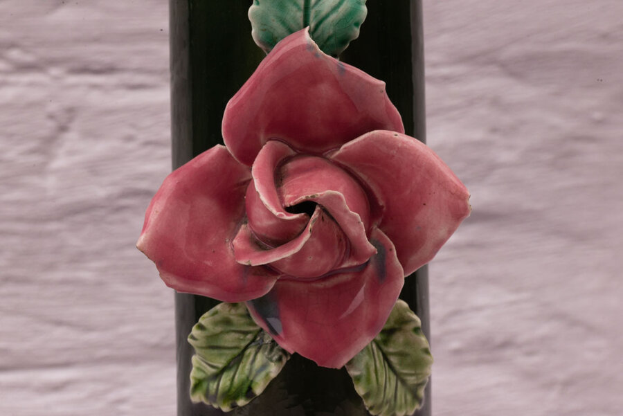 Elégant vase porcelaine verte à rose