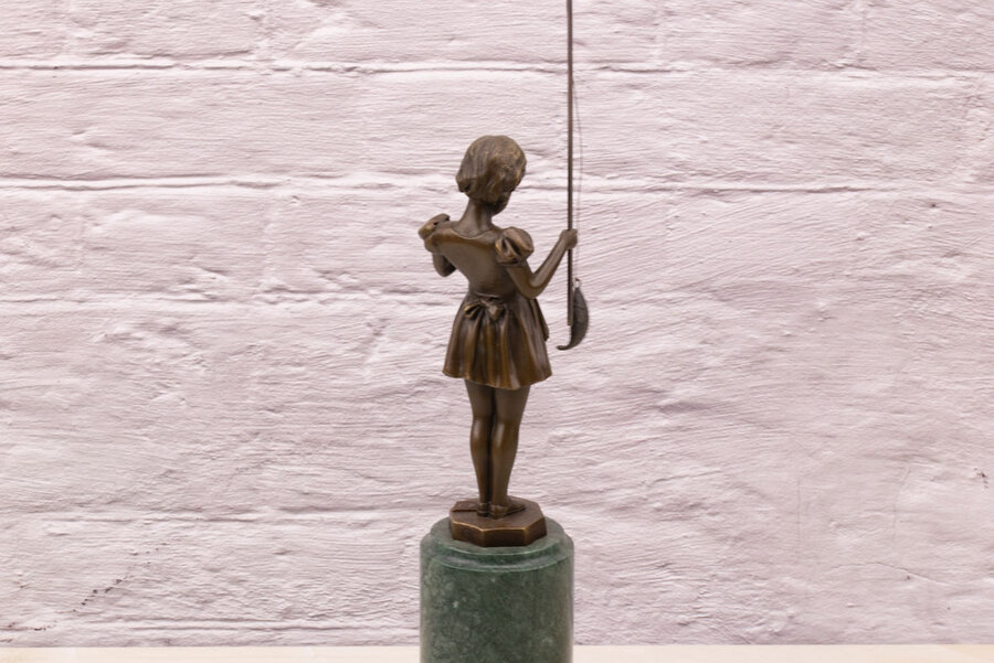 Sculpture en bronze Jeune Pêcheuse