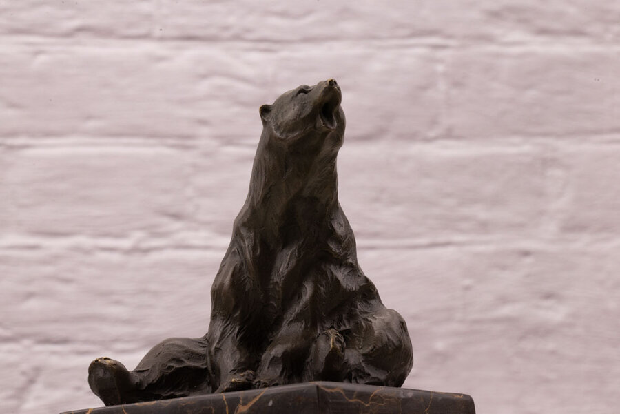 Sculpture en bronze ours polaire signé Milo
