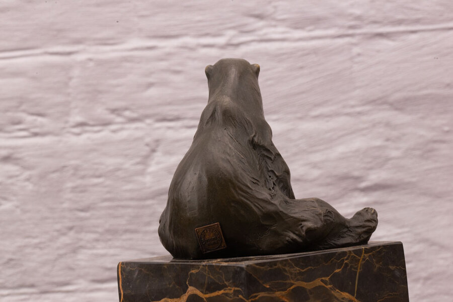 Sculpture en bronze ours polaire signé Milo