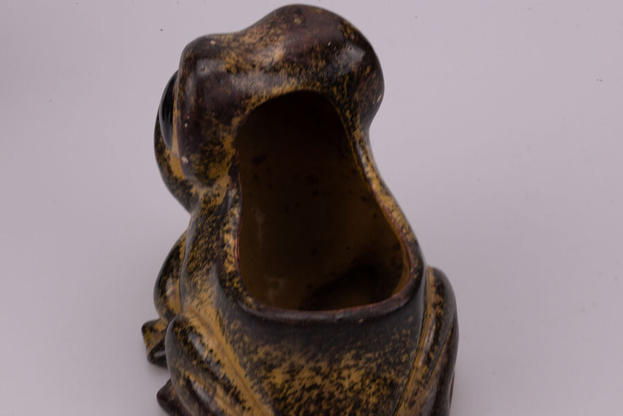 Pot grenouille en céramique